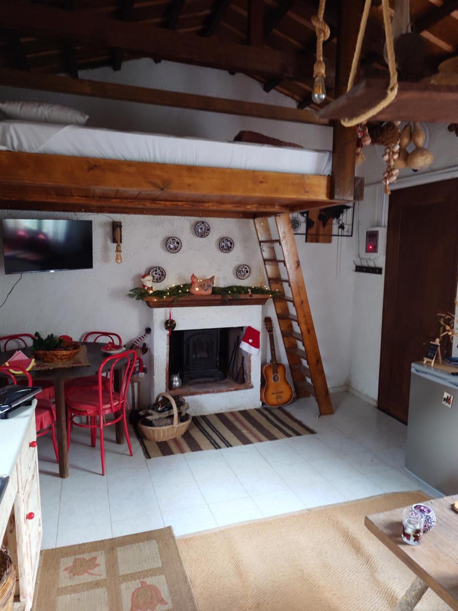 Sol'S Place Mytilene Exterior photo